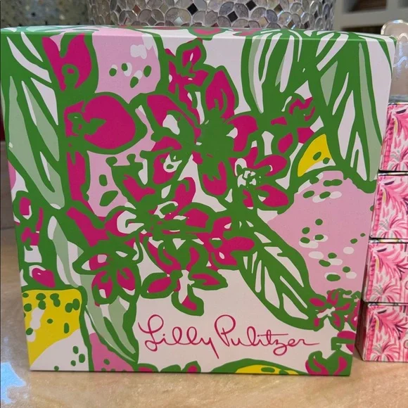 Set of 5 Lilly Pulitzer Gift Boxes - Picture 2 of 5